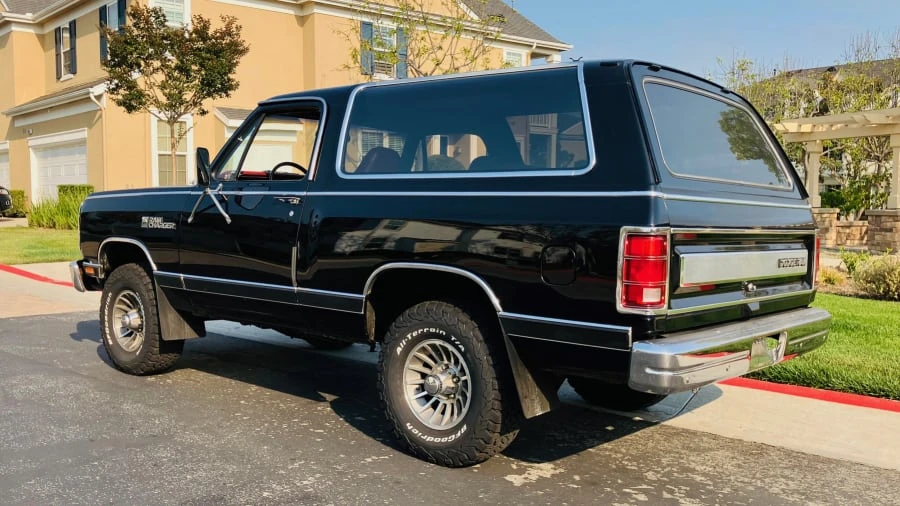 1987 Dodge Ramcharger - Image 3 of 20