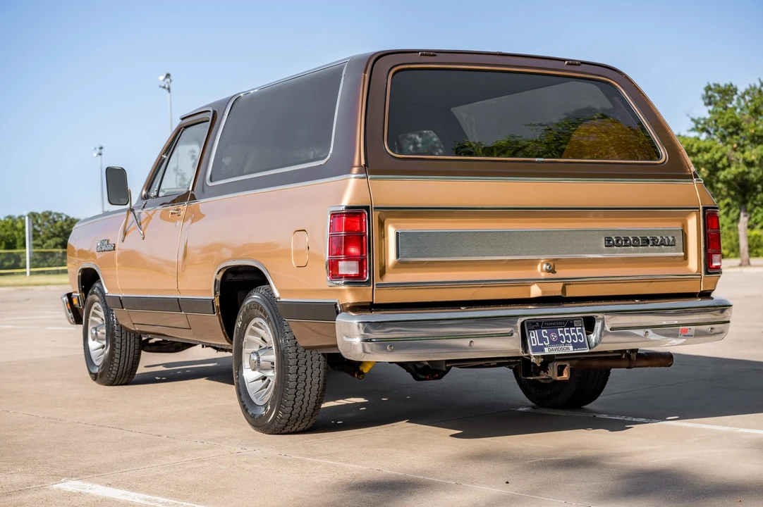 1987 Dodge Ramcharger - Image 4 of 31