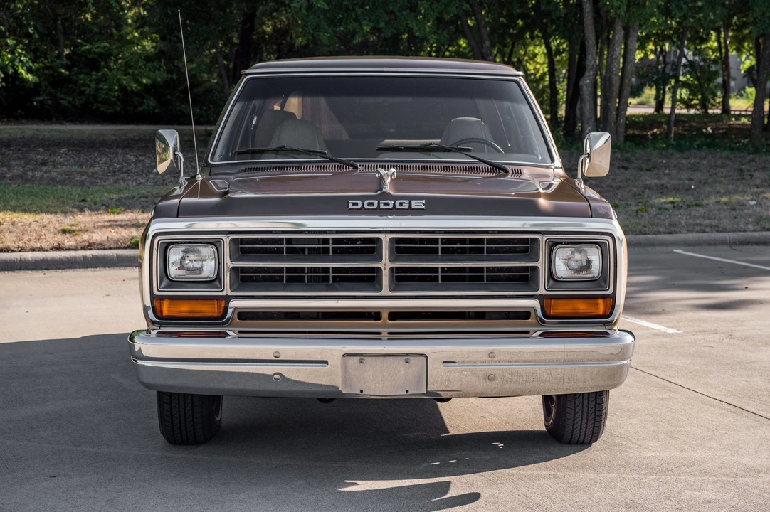 1987 Dodge Ramcharger - Image 9 of 31