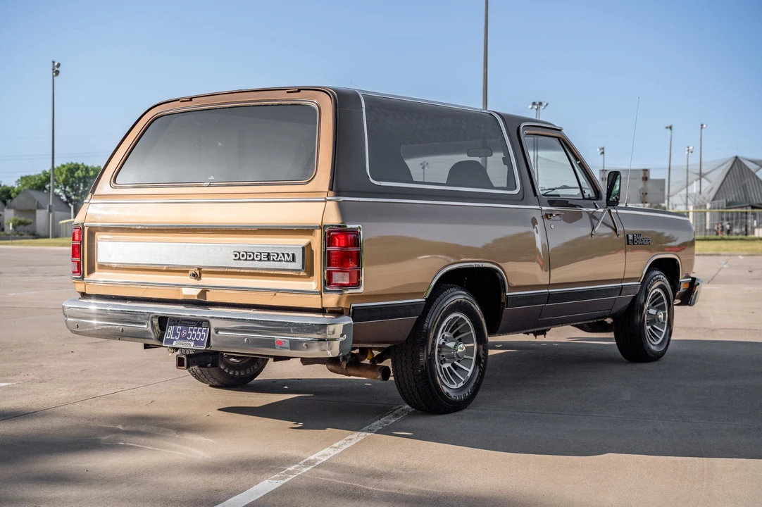 1987 Dodge Ramcharger - Image 6 of 31