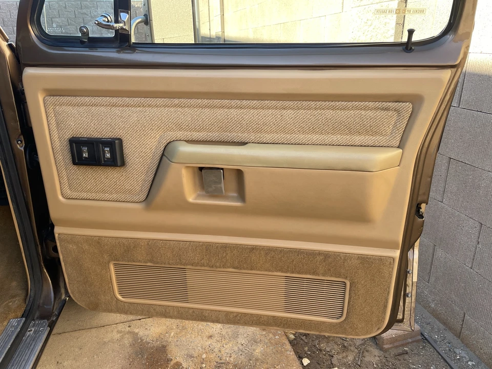 1987 Dodge Ramcharger - Image 26 of 31