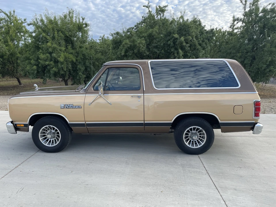 1987 Dodge Ramcharger - Image 8 of 31