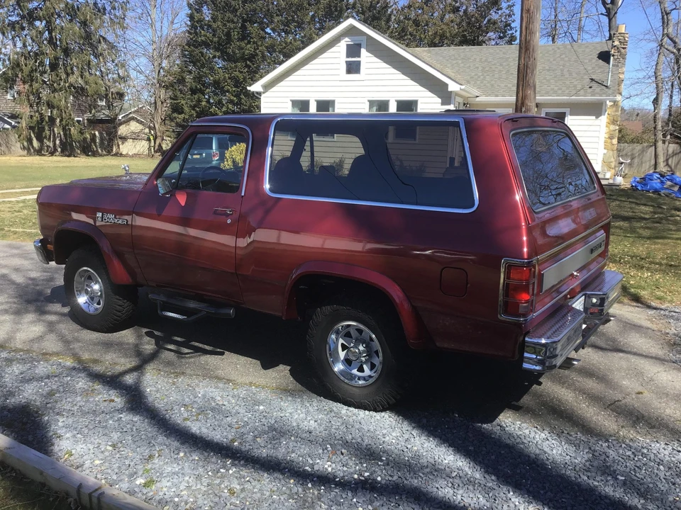 1987 Dodge Ramcharger - Image 5 of 31