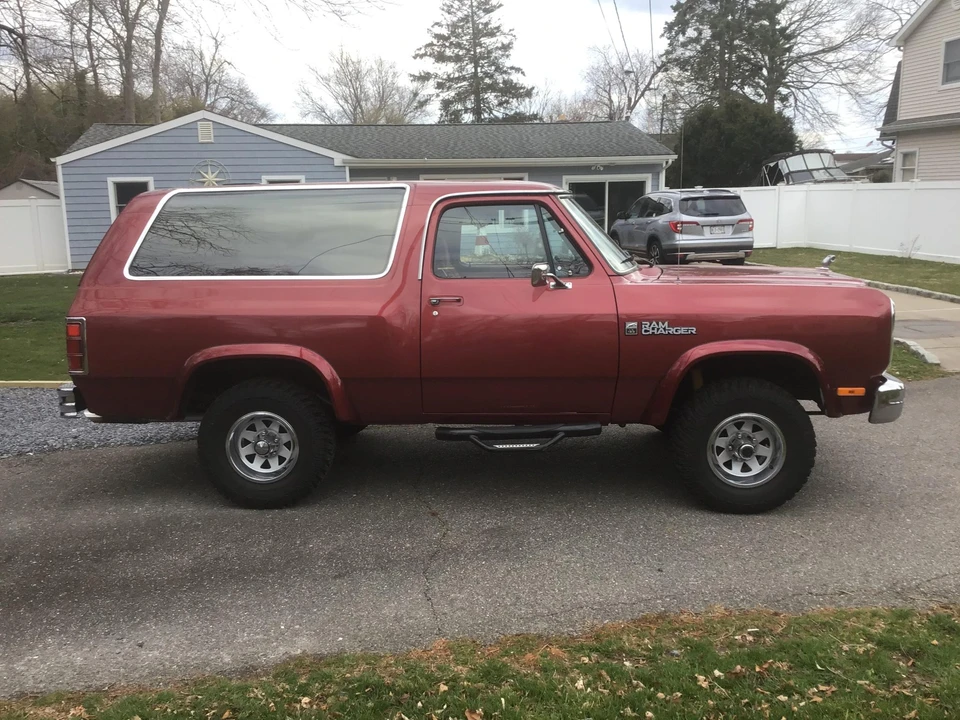 1987 Dodge Ramcharger - Image 9 of 31