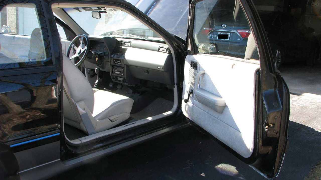 1987 Dodge Shelby CSX - Image 21 of 31