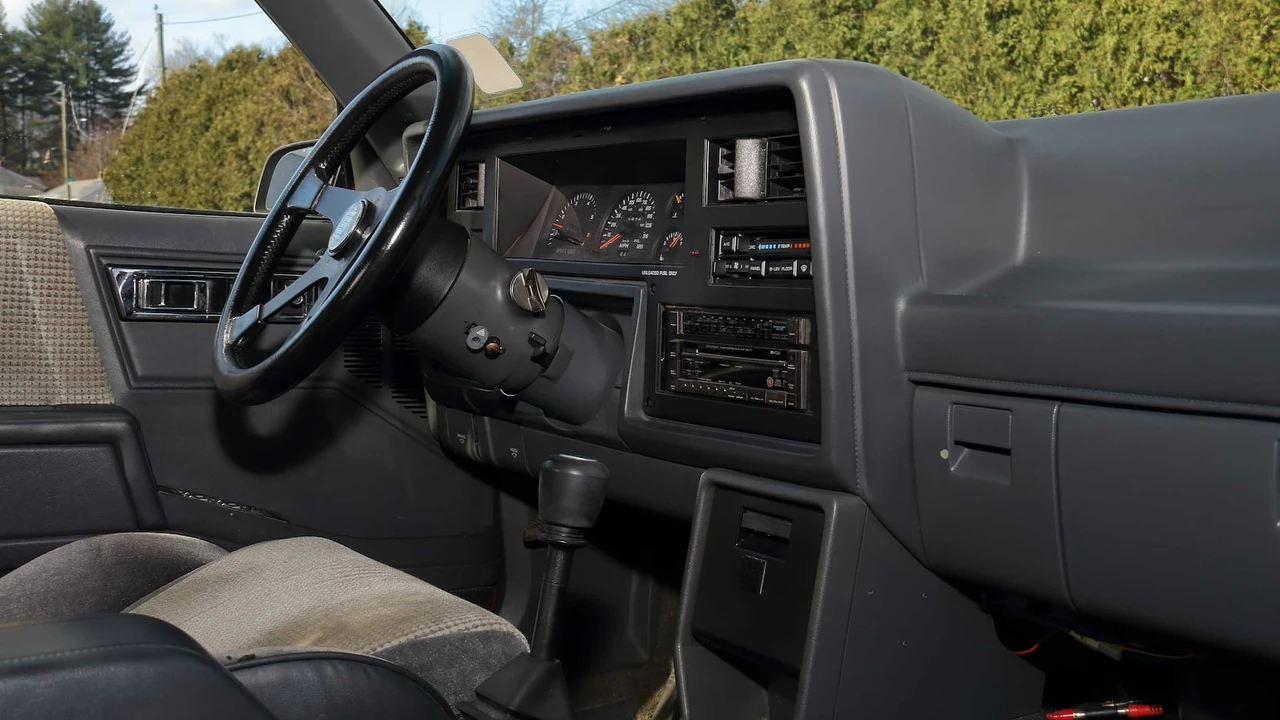 1987 Dodge Shelby Lancer - Image 11 of 24