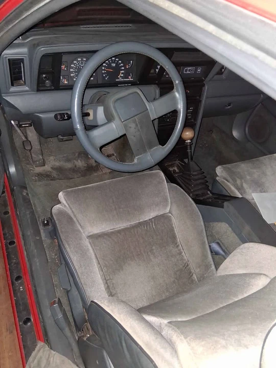 1987 Dodge Daytona - Image 8 of 10