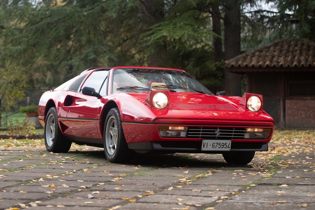 1987 Ferrari Gts Turbo - 9,649 Km