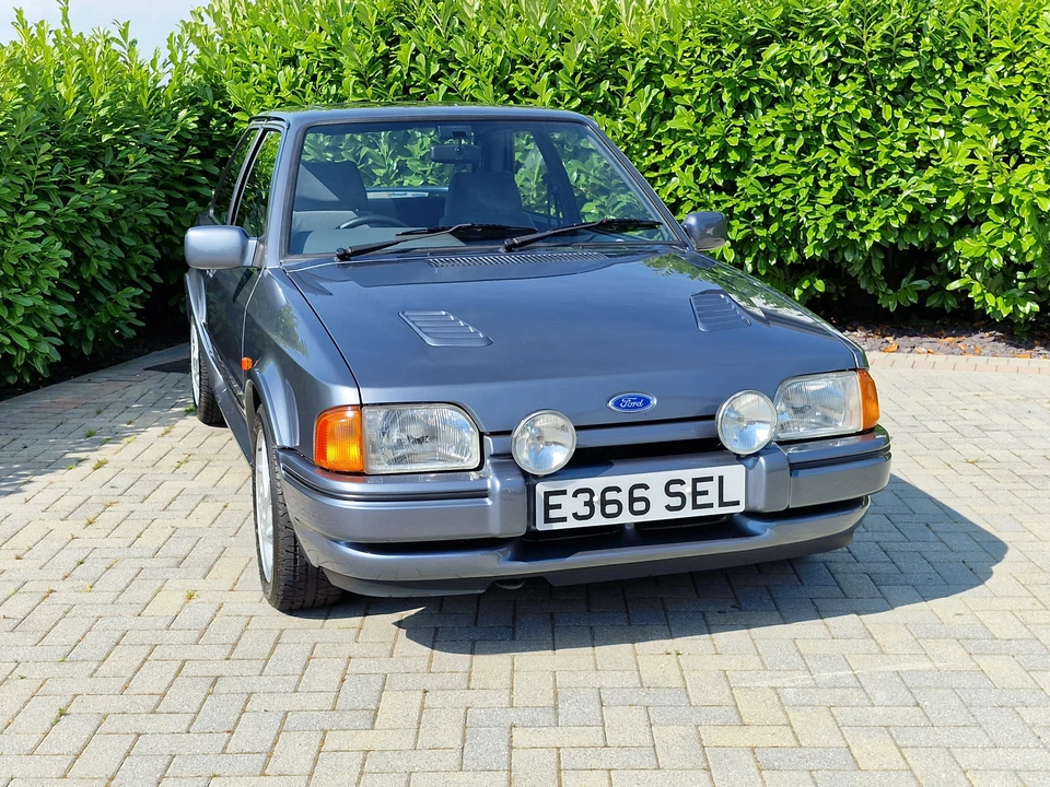 1987 Ford Escort - Image 11 of 31