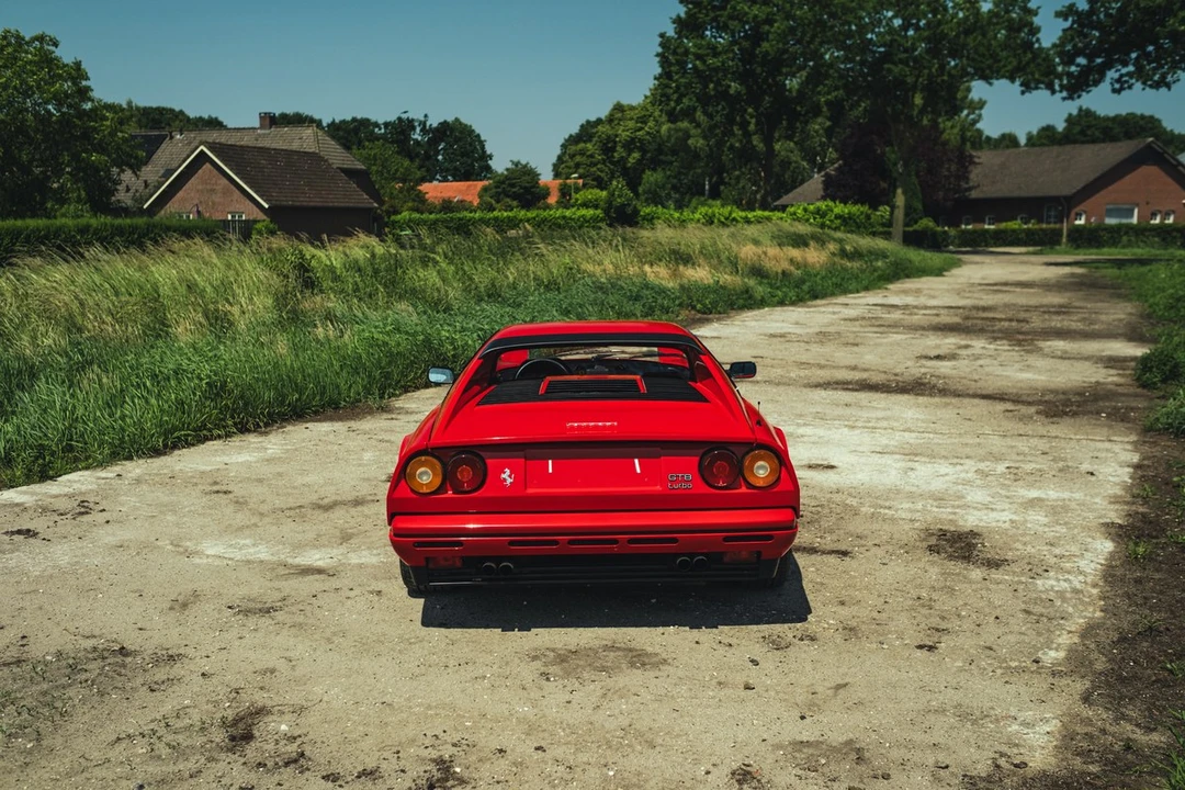 1987 Ferrari 308 GT4 - Image 10 of 30