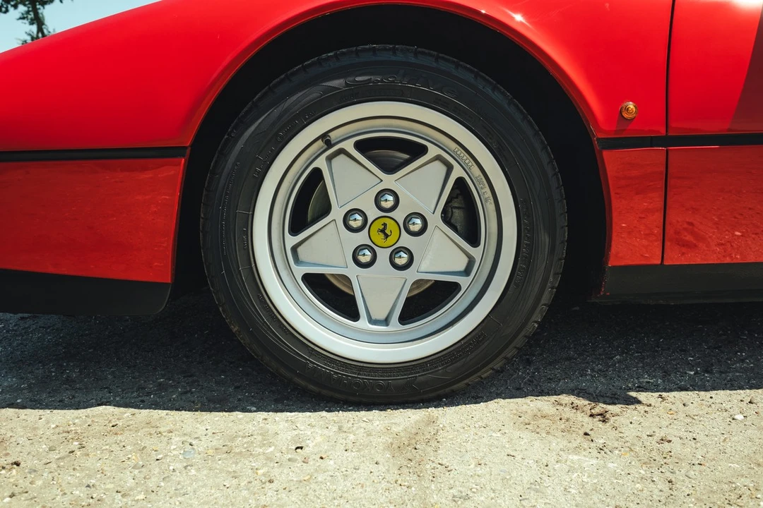 1987 Ferrari 308 GT4 - Image 12 of 30