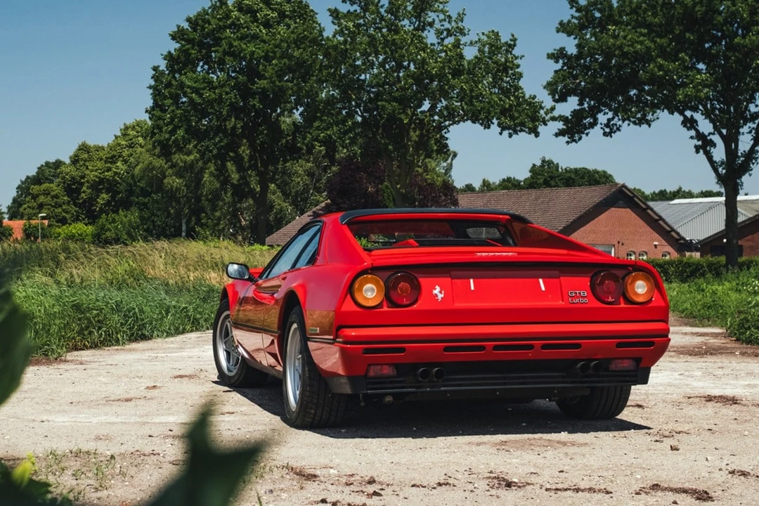 1987 Ferrari 308 GT4 - Image 5 of 30