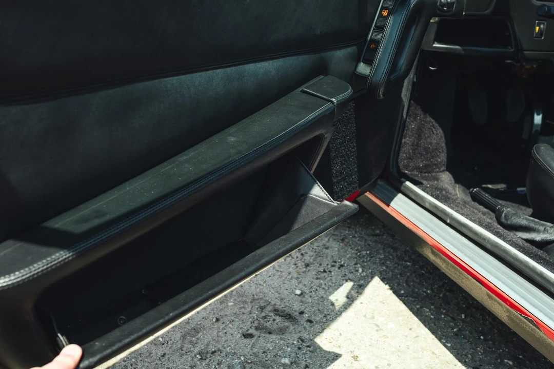 1987 Ferrari 308 GT4 - Image 19 of 30
