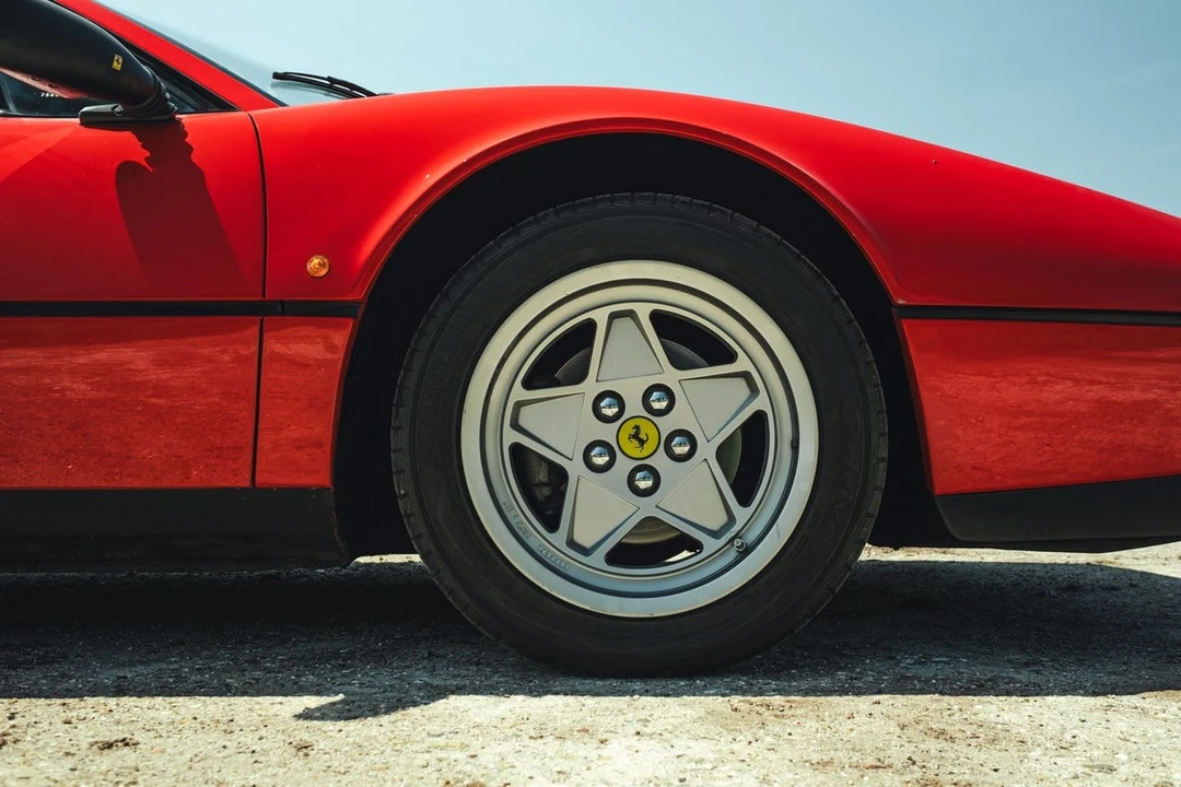1987 Ferrari 308 GT4 - Image 13 of 30