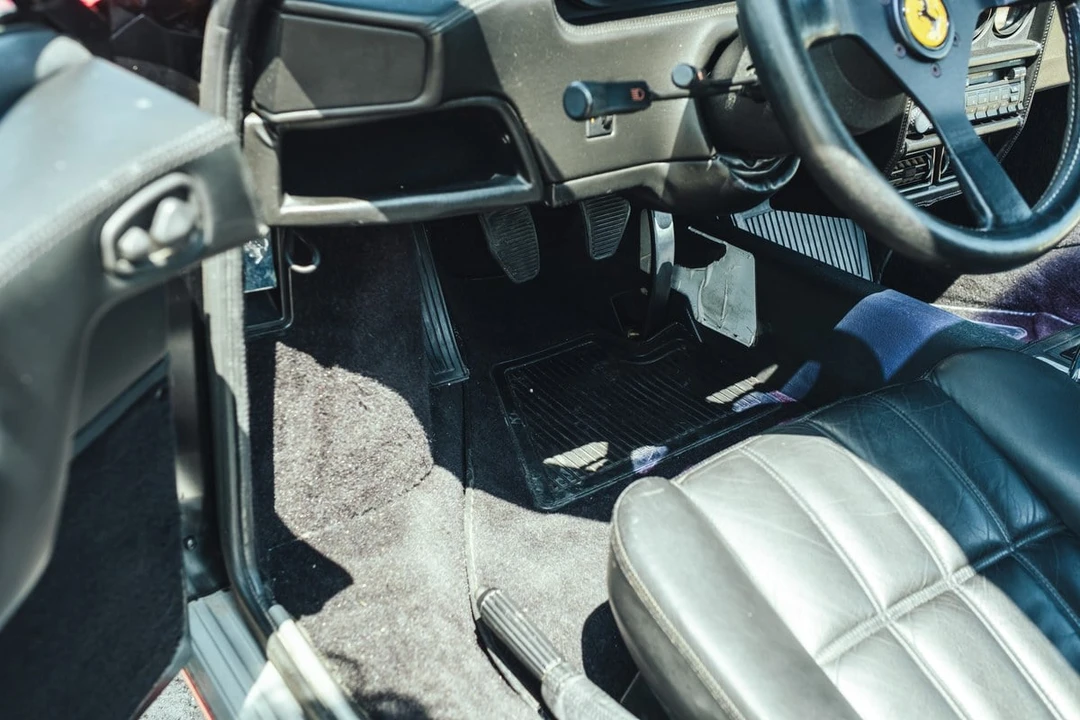 1987 Ferrari 308 GT4 - Image 26 of 30