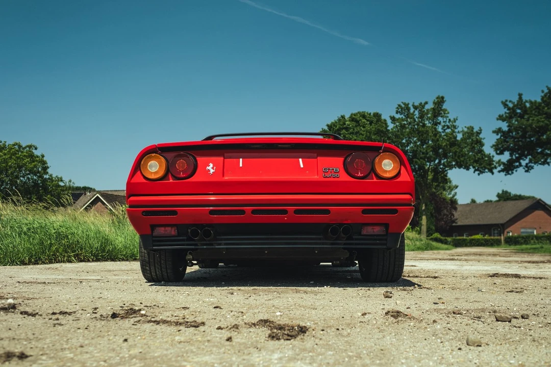1987 Ferrari 308 GT4 - Image 11 of 30