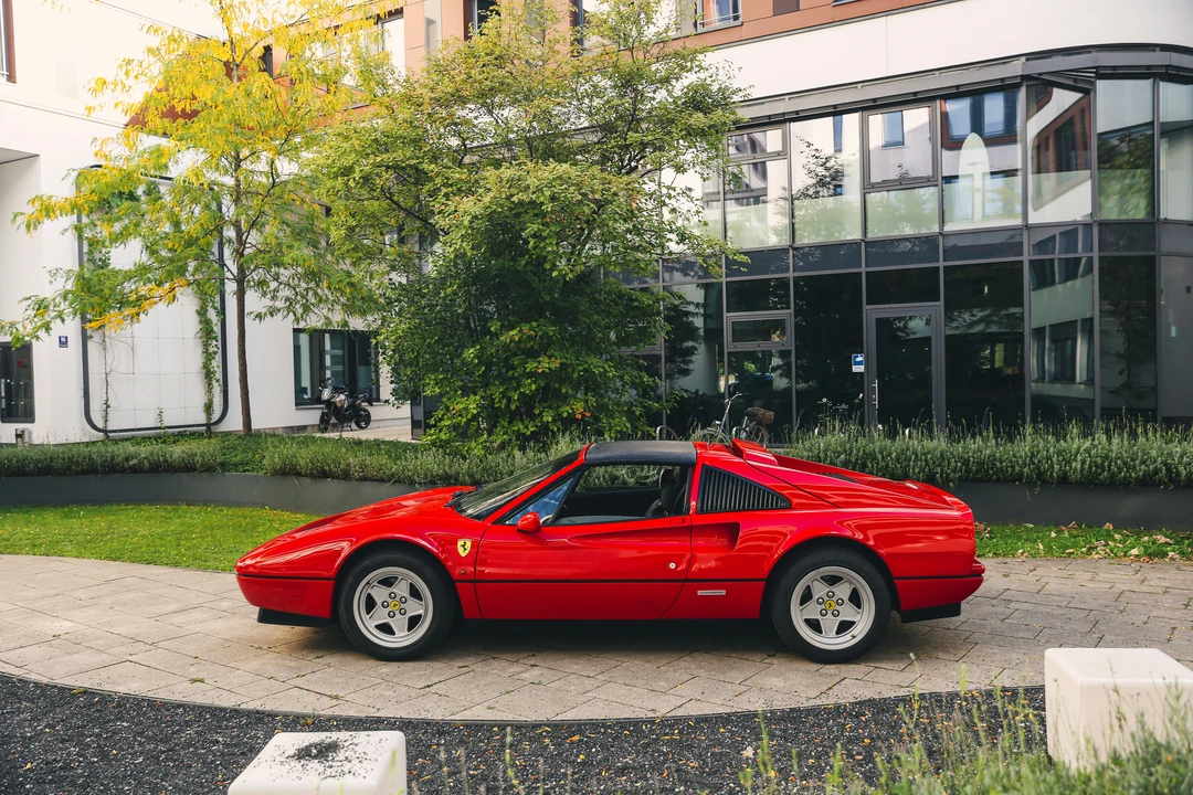 1987 Ferrari 328 GTS - Image 9 of 21