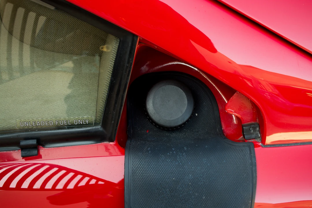 1987 Ferrari 328 GTS - Image 28 of 31