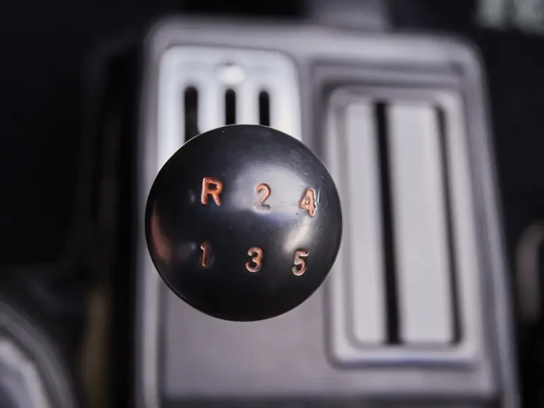 1987 Ferrari 328 GTS - Image 16 of 30
