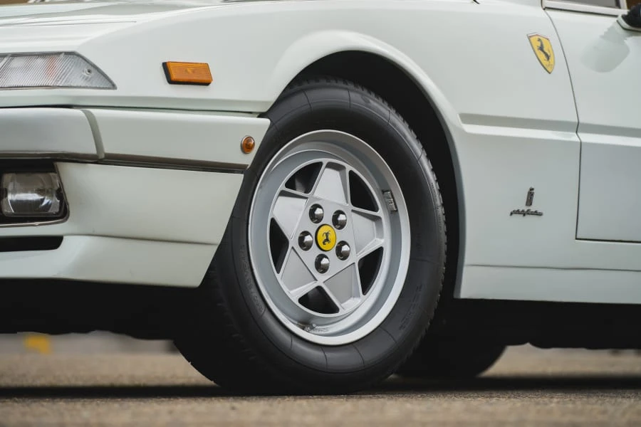 1987 Ferrari 412 - Image 28 of 31