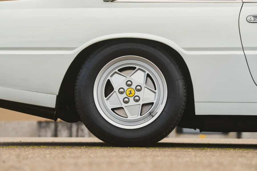 1987 Ferrari 412 - Image 27 of 31
