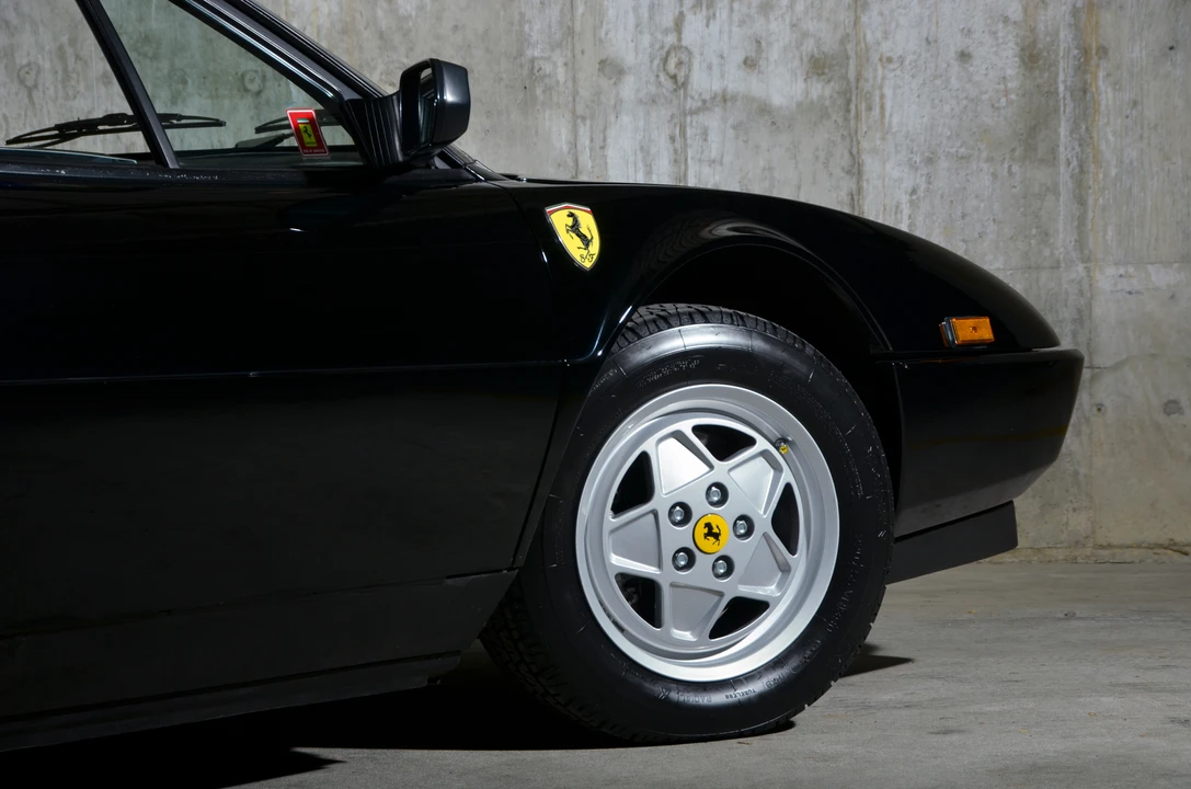 1987 Ferrari Mondial 3.2 - Image 29 of 31