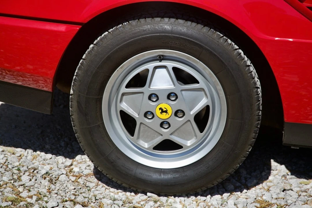 1987 Ferrari Mondial 3.2 - Image 30 of 31