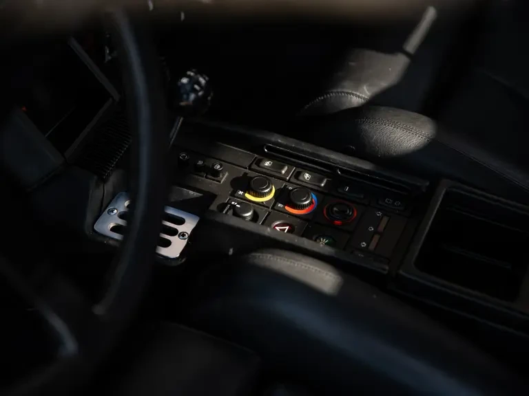 1987 Ferrari Testarossa - Image 16 of 31