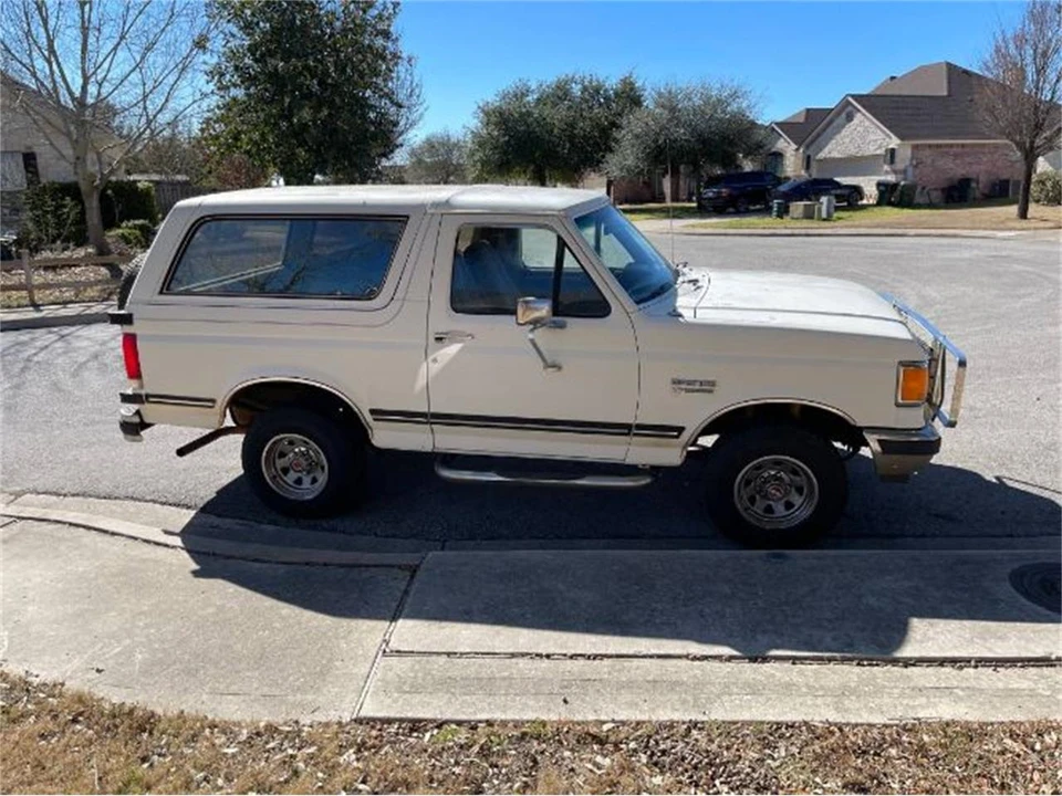 1987 Ford Bronco 4th Gen - Image 10 of 13