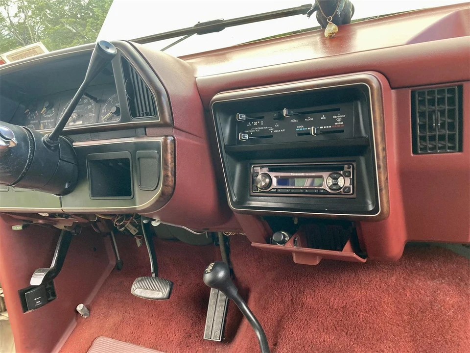 1987 Ford Bronco 4th Gen - Image 15 of 31