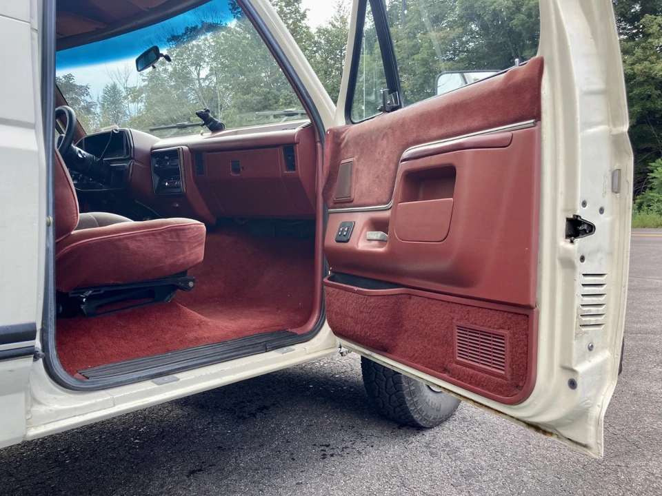 1987 Ford Bronco 3rd Gen - Image 2 of 21
