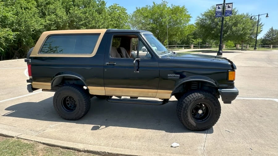 1987 Ford Bronco 4th Gen - Image 2 of 10