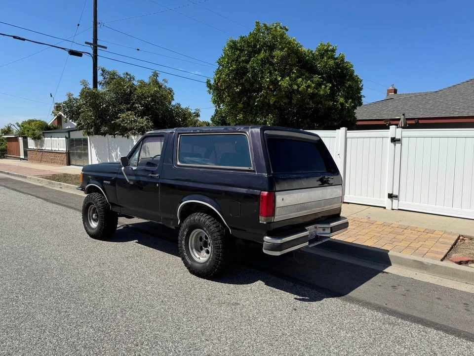 1987 Ford Bronco 4th Gen - Image 2 of 20