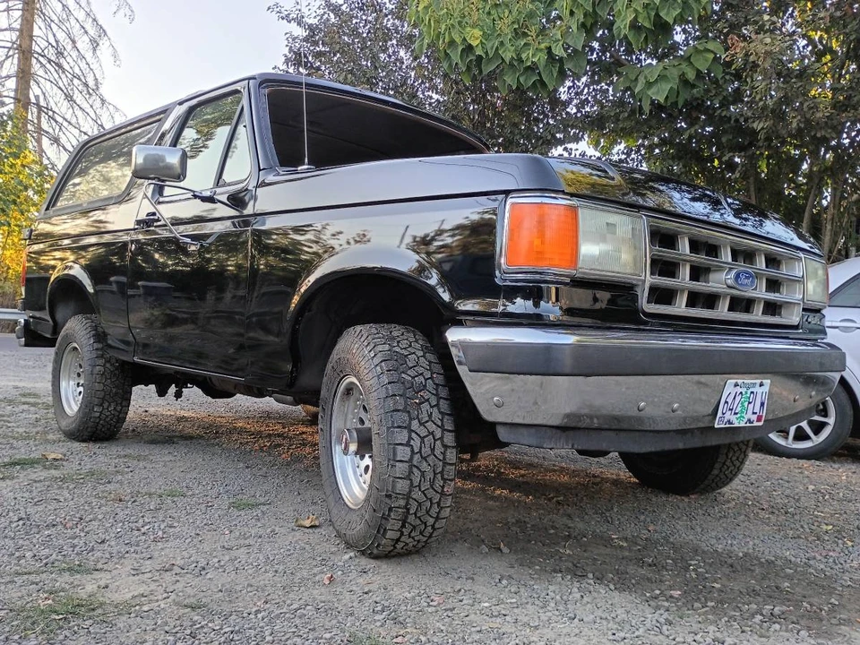 1987 Ford Bronco 4th Gen - Image 2 of 13
