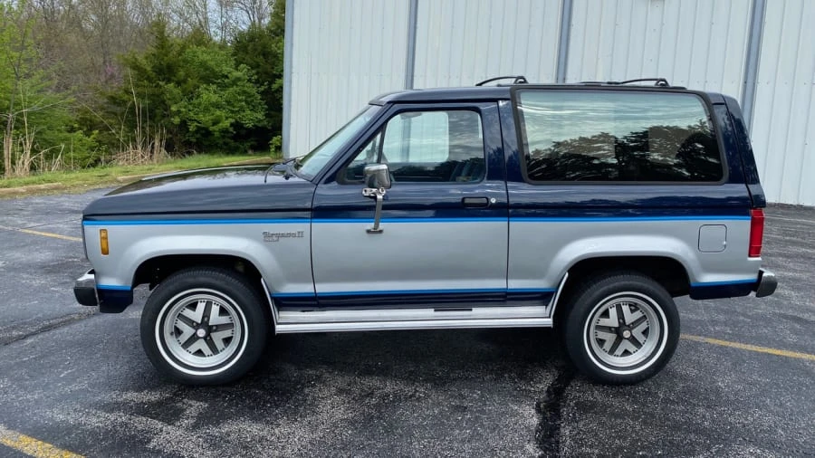 1987 Ford Bronco II - Image 16 of 17