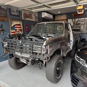 1987 Ford Bronco Eddie Bauer