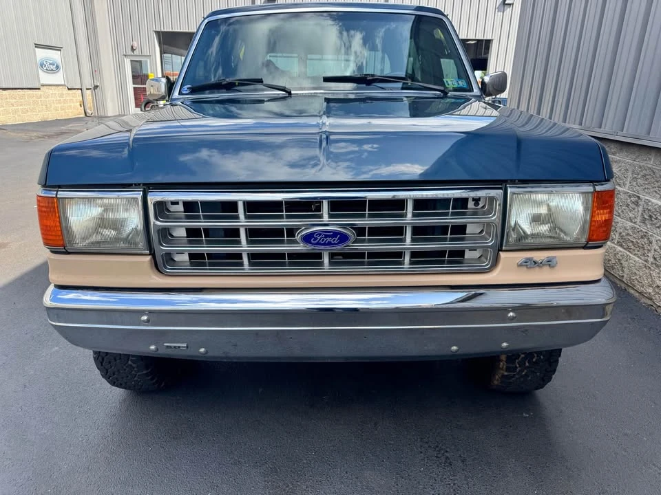 1987 Ford Bronco 4th Gen - Image 2 of 10