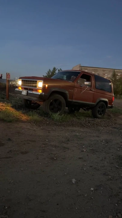 1987 Ford Bronco 4th Gen - Image 2 of 4