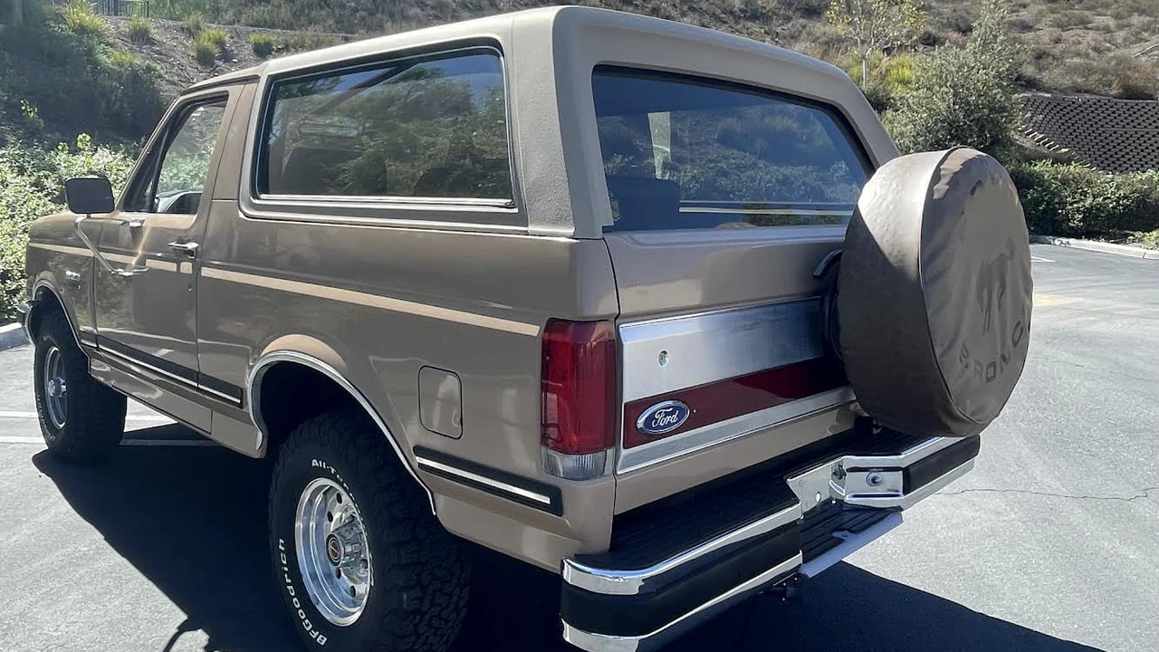 1987 Ford Bronco 4th Gen - Image 3 of 13