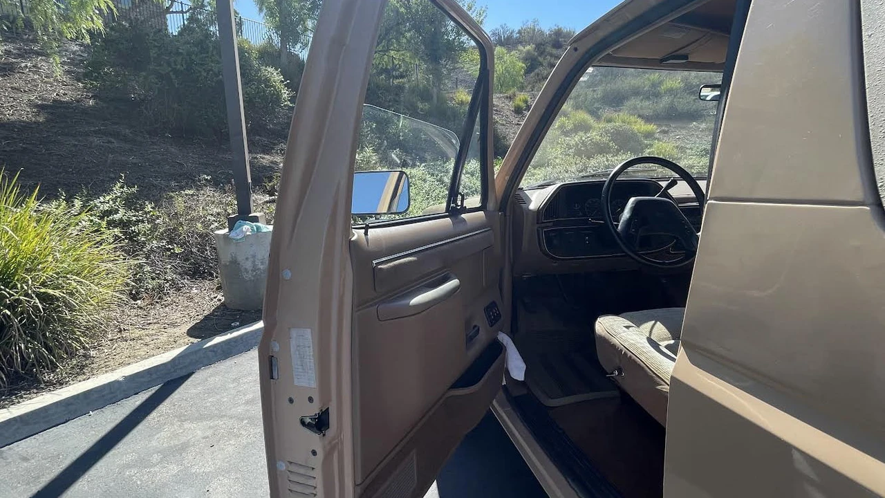 1987 Ford Bronco 4th Gen - Image 4 of 13