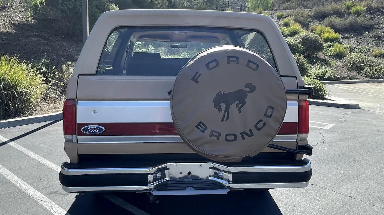 1987 Ford Bronco 4th Gen - Image 10 of 13