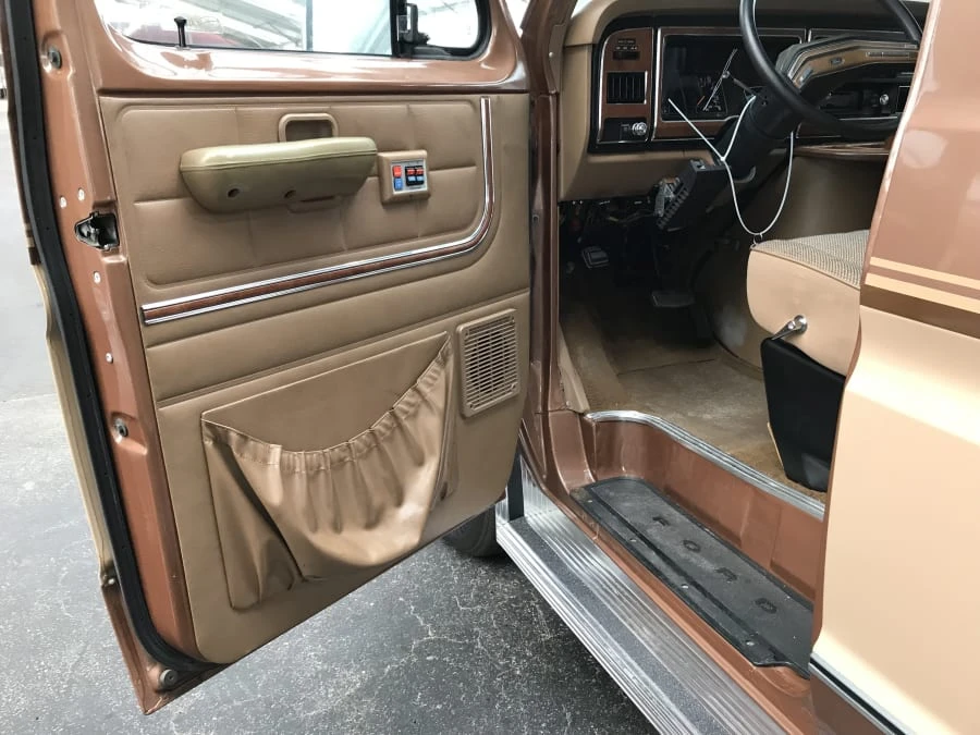 1987 Ford Econoline Van - Image 6 of 11