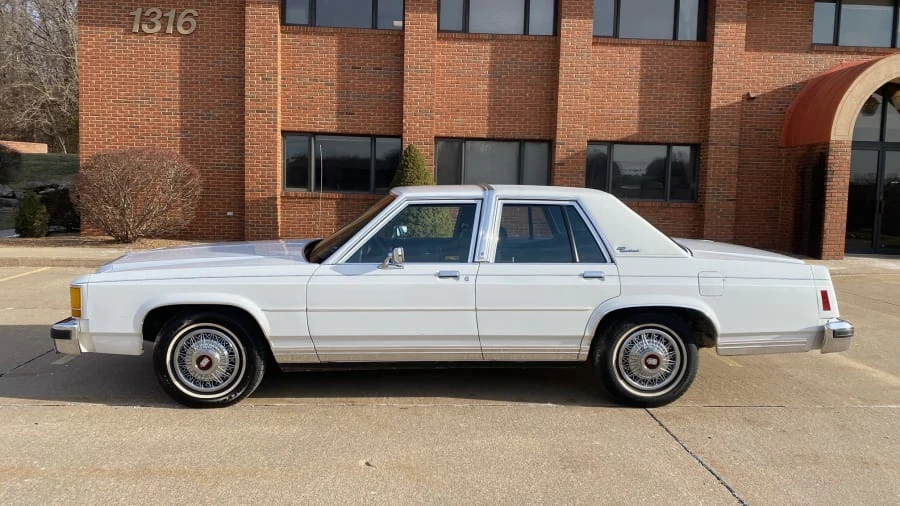 1987 Ford Crown Victoria - Image 2 of 16