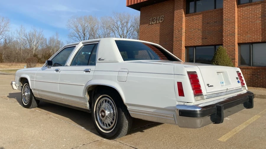1987 Ford Crown Victoria - Image 3 of 16