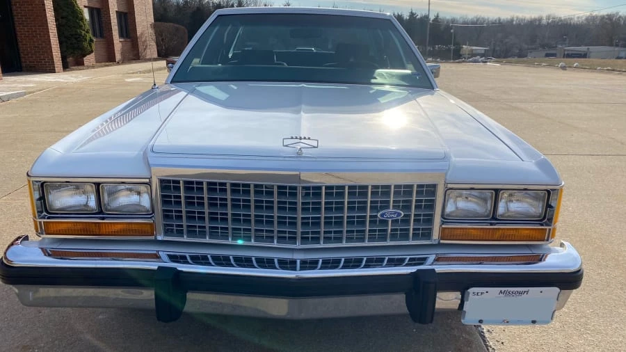 1987 Ford Crown Victoria - Image 12 of 16