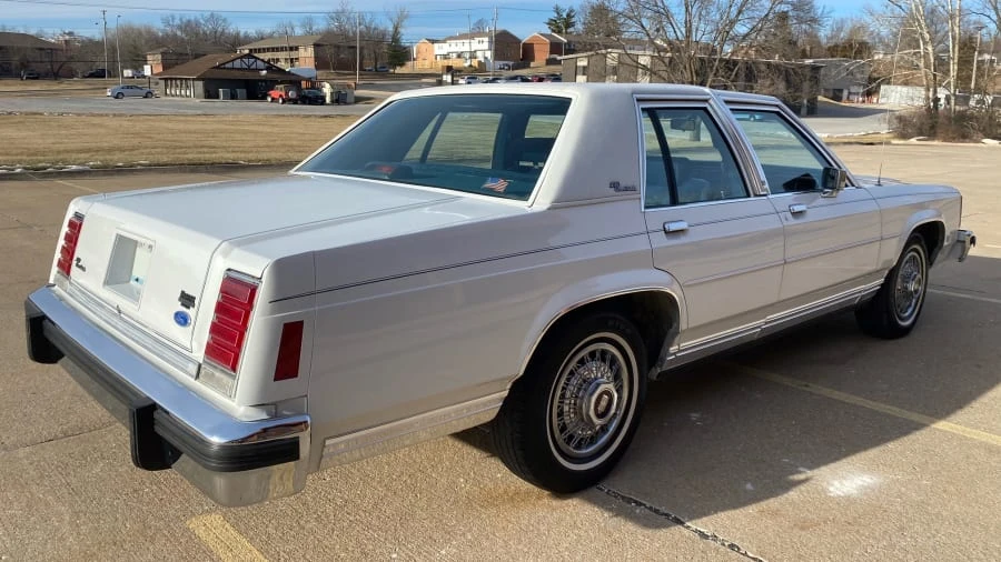 1987 Ford Crown Victoria - Image 14 of 16