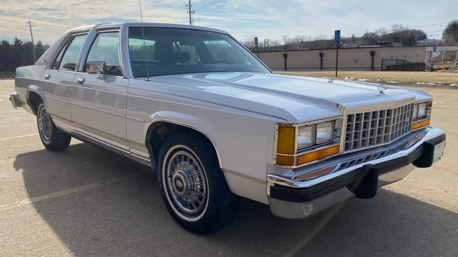 1987 Ford Crown Victoria - Image 16 of 16