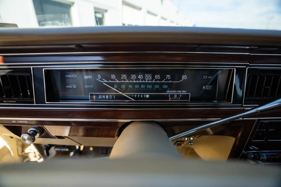 1987 Ford Crown Victoria - Image 15 of 18