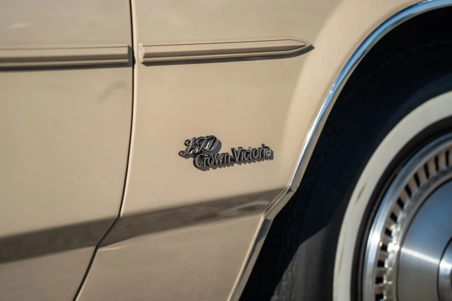 1987 Ford Crown Victoria - Image 5 of 18
