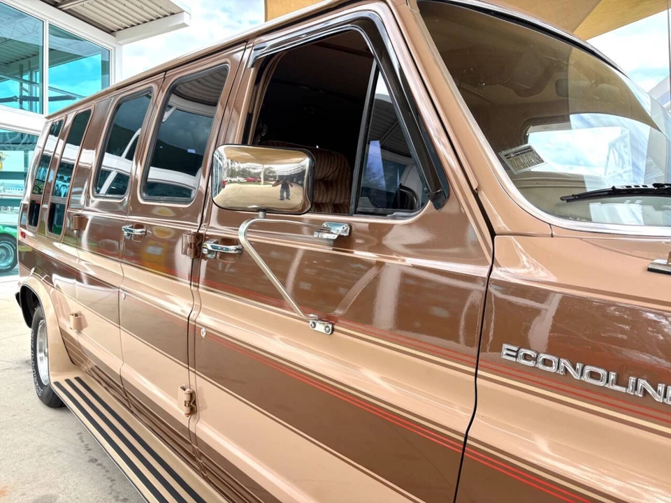 1987 Ford Econoline Van - Image 18 of 21